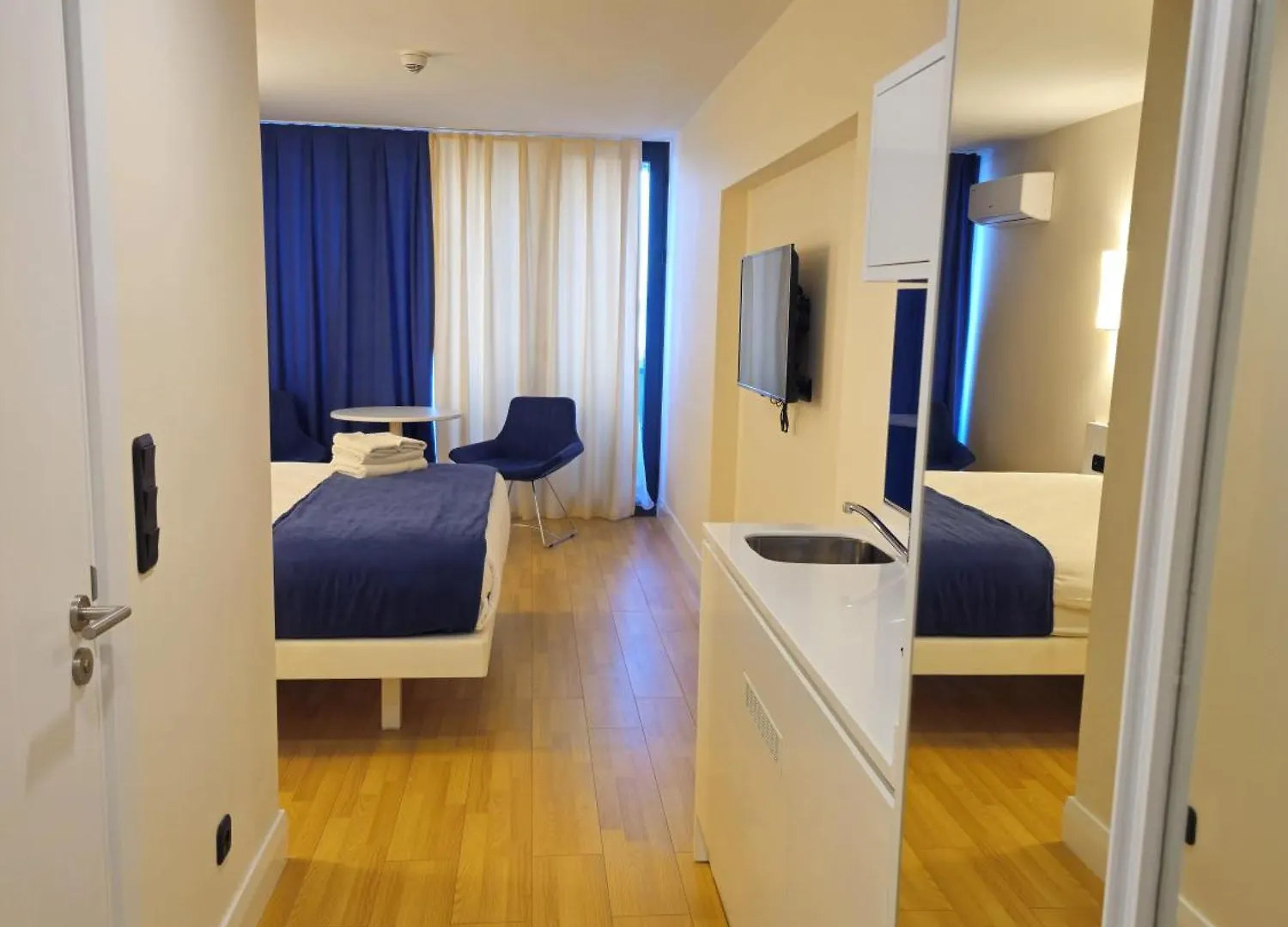 Black Sea R&A Apartment Batumi 0*,  Georgia